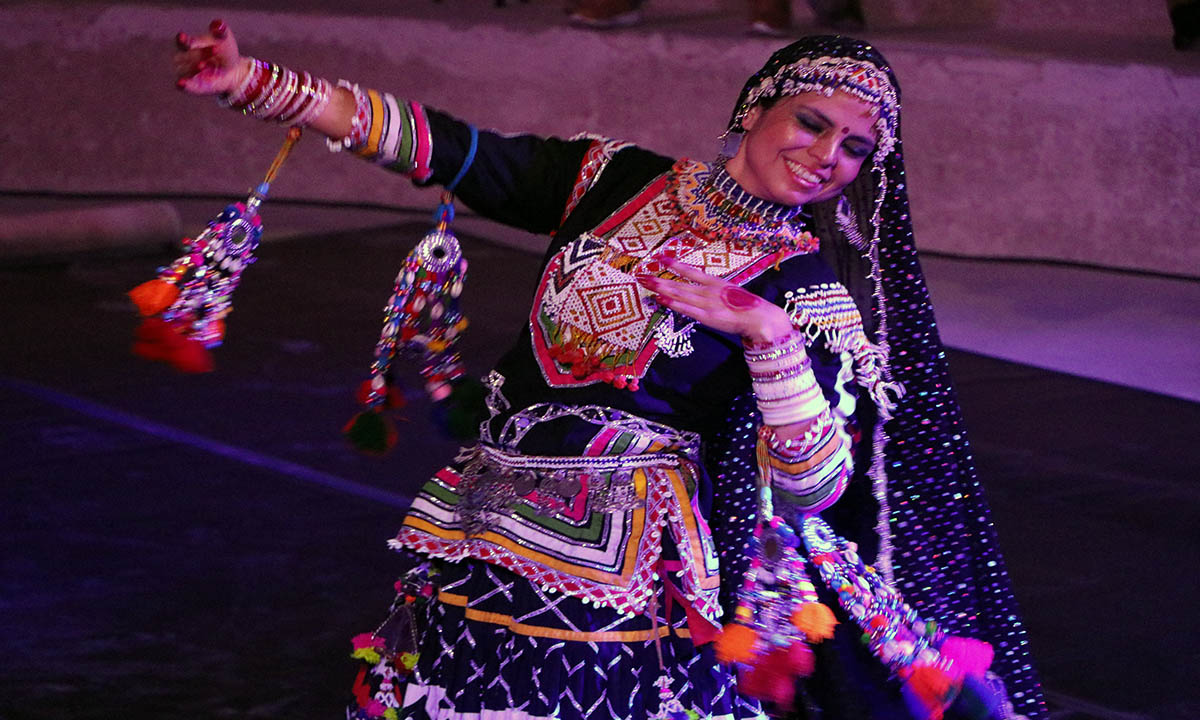 El primer evento consta de la presentación de danzas clásicas de la India.